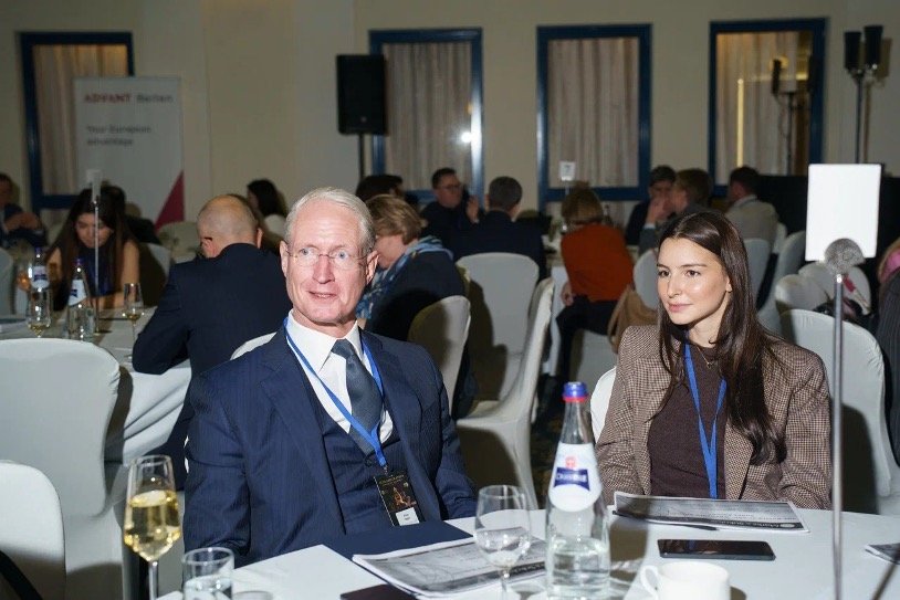 from left to right: Dr. Klaus Oblin and Ivanna Alecska